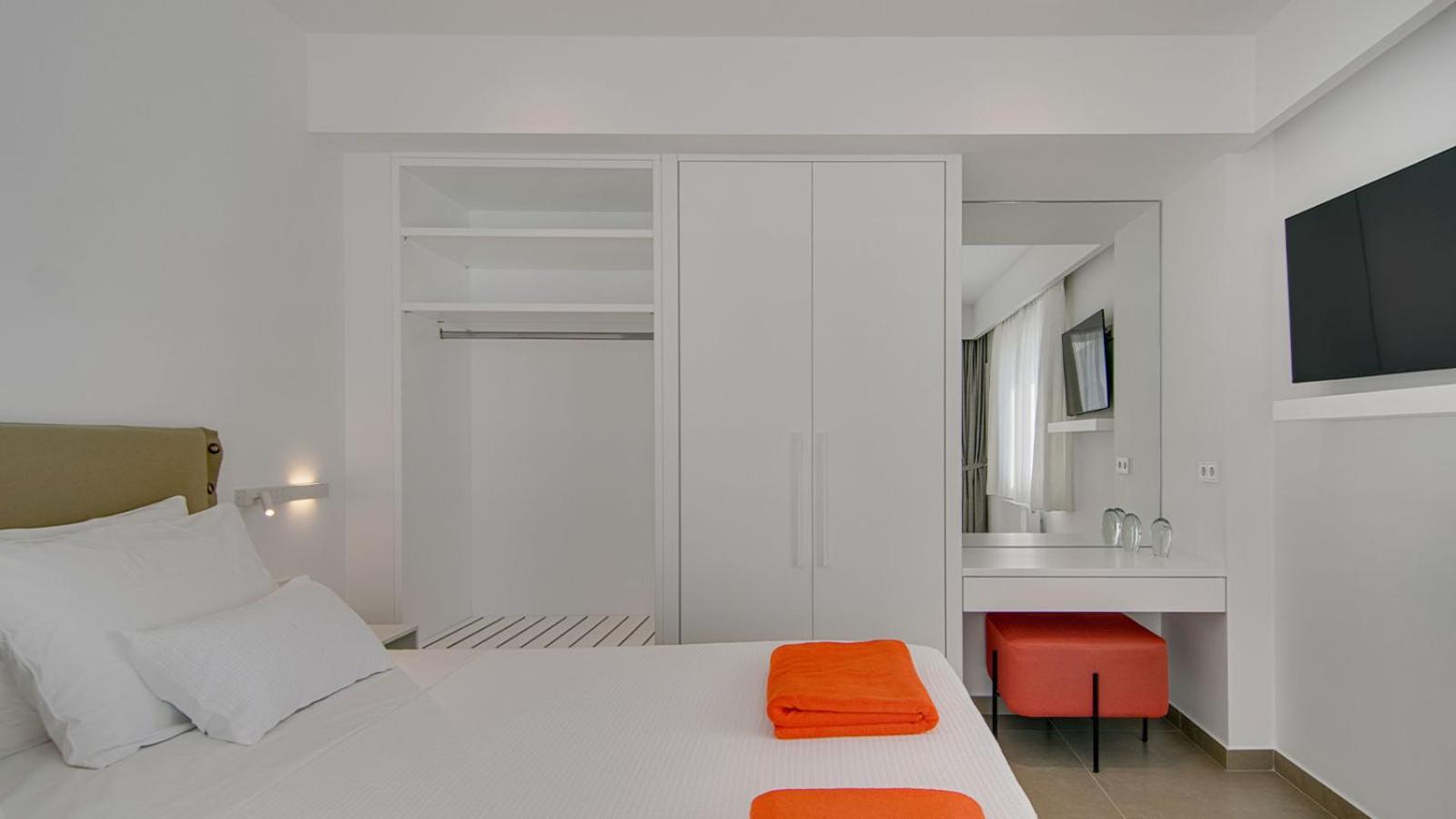 Livinghome Suites Parga Extérieur photo